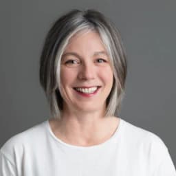 Photo of Dawn Wray